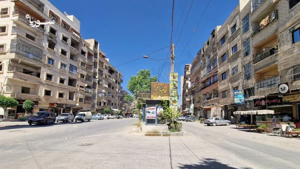 للبيع محل في زملكا ساحة جامع ابو بكر الصديق