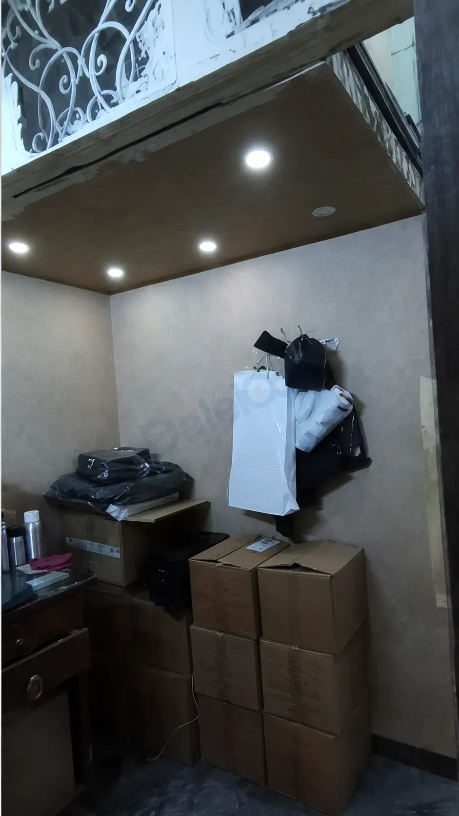 للبيع محلين بمنطقة المزة