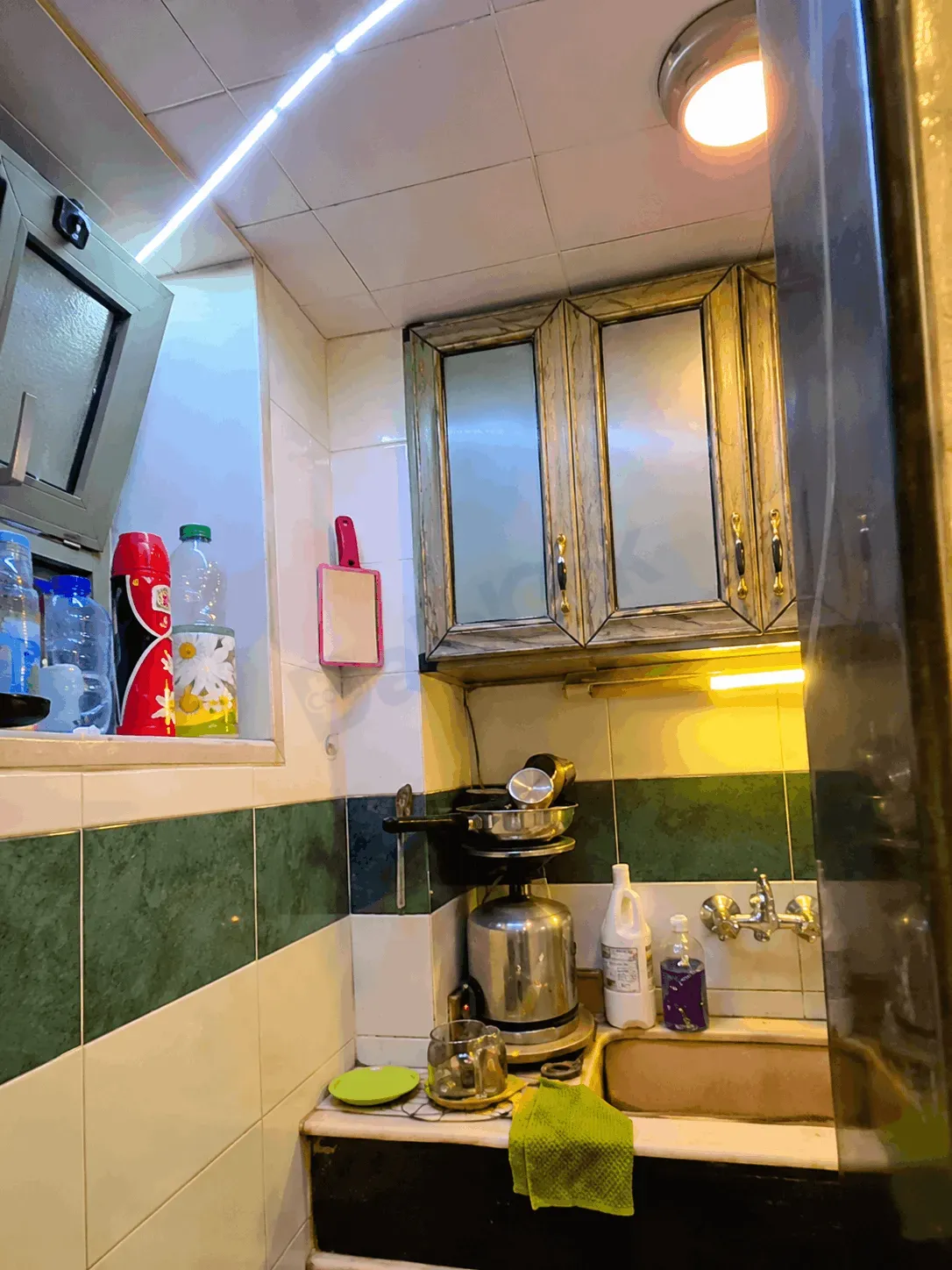 uploads/advertisements/images/للبيع_مكتب_تجاري_بسوق_الصالحية__6_-1784552496239.webp