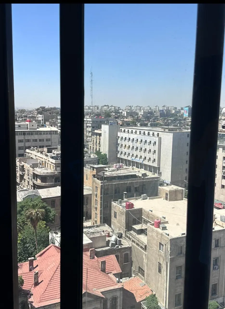 uploads/advertisements/images/للبيع_مكتب_تجاري_في_برج_دمشق__2_-1791399640215.webp