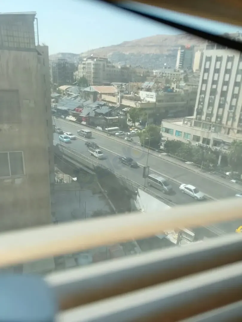 للبيع مكتب تجاري في دمشق برج دمشق