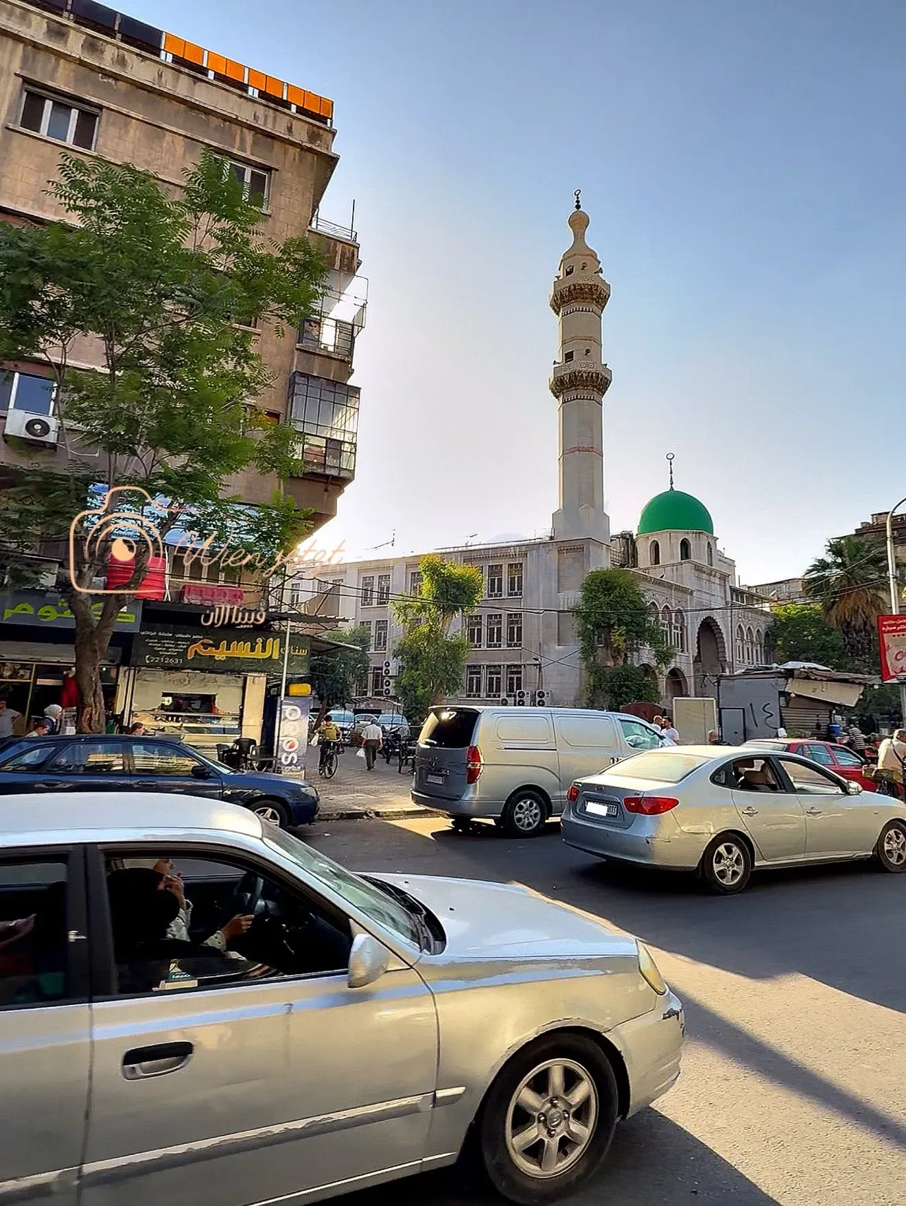للبيع مكتب في شارع خالد بن الوليد