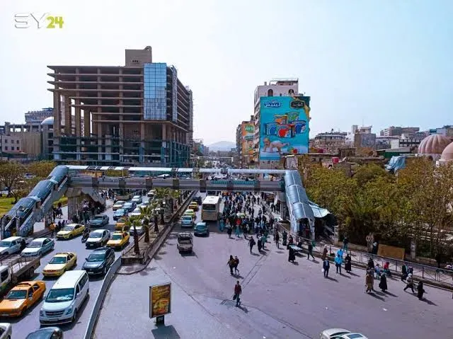 للبيع منزل بشارع الثورة على يمين النفق