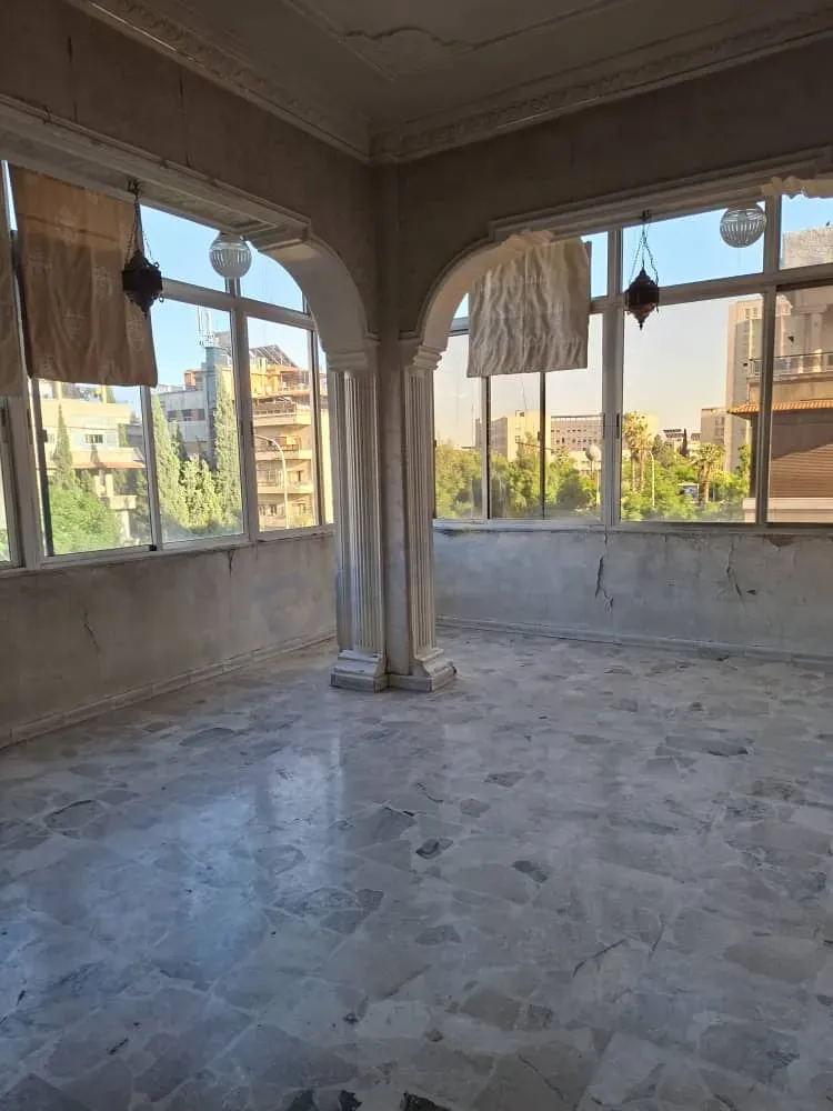 uploads/advertisements/images/للبيع_منزل_بمنطقة_المزرعة__شارع_الشلال_واجهة_عالشارع_العام__13_-1791069606489.webp