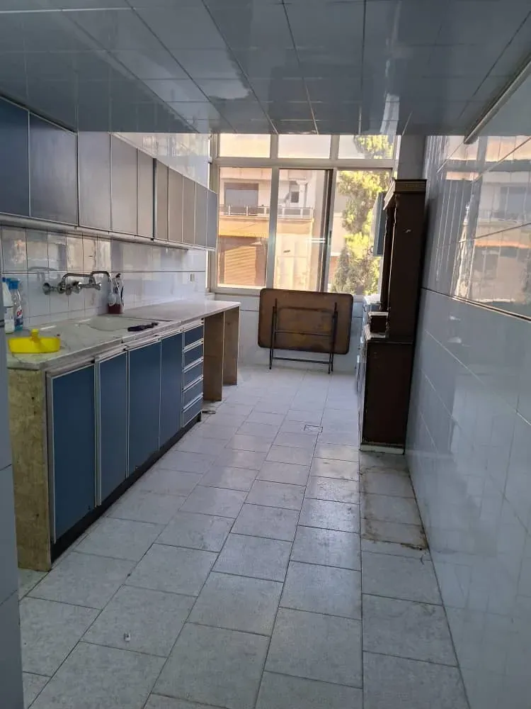 uploads/advertisements/images/للبيع_منزل_بمنطقة_المزرعة__شارع_الشلال_واجهة_عالشارع_العام__16_-1791069606490.webp