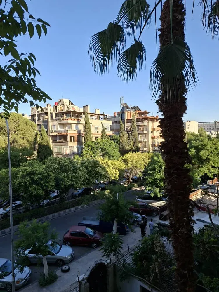 uploads/advertisements/images/للبيع_منزل_بمنطقة_المزرعة__شارع_الشلال_واجهة_عالشارع_العام__3_-1791069606490.webp