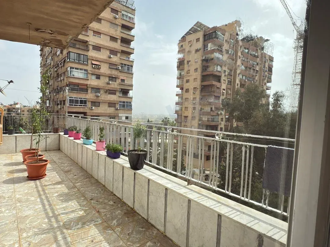 uploads/advertisements/images/للبيع_منزل_سكني_في_أوتوستراد_المزة_المروحيات__1_-1787059353671.webp