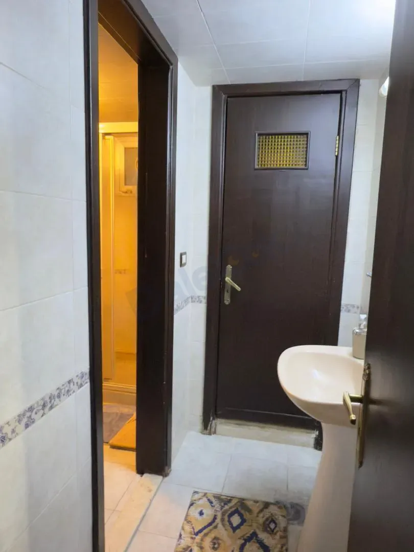uploads/advertisements/images/للبيع_منزل_سكني_في_أوتوستراد_المزة_المروحيات__4_-1787059353673.webp