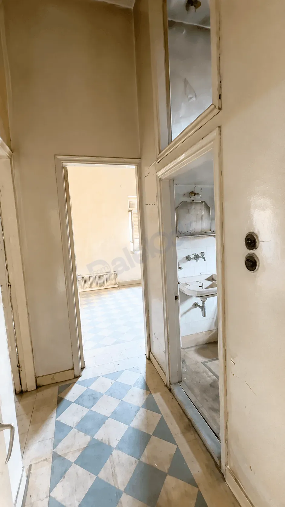 uploads/advertisements/images/للبيع_منزل_سكني_في_القصاع_برج_الروس__11_-1784996529157.webp