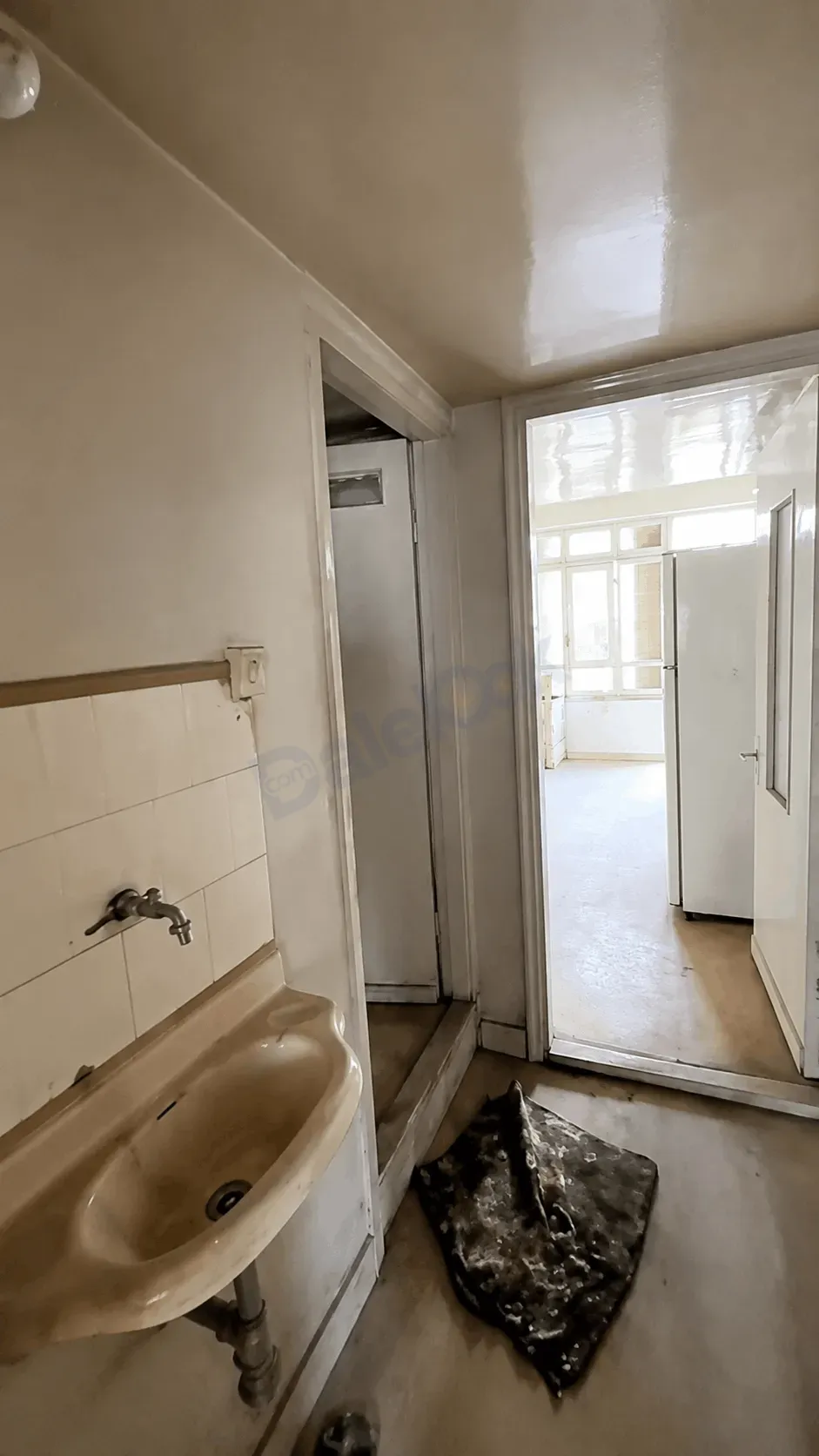 uploads/advertisements/images/للبيع_منزل_سكني_في_القصاع_برج_الروس__12_-1784996529157.webp