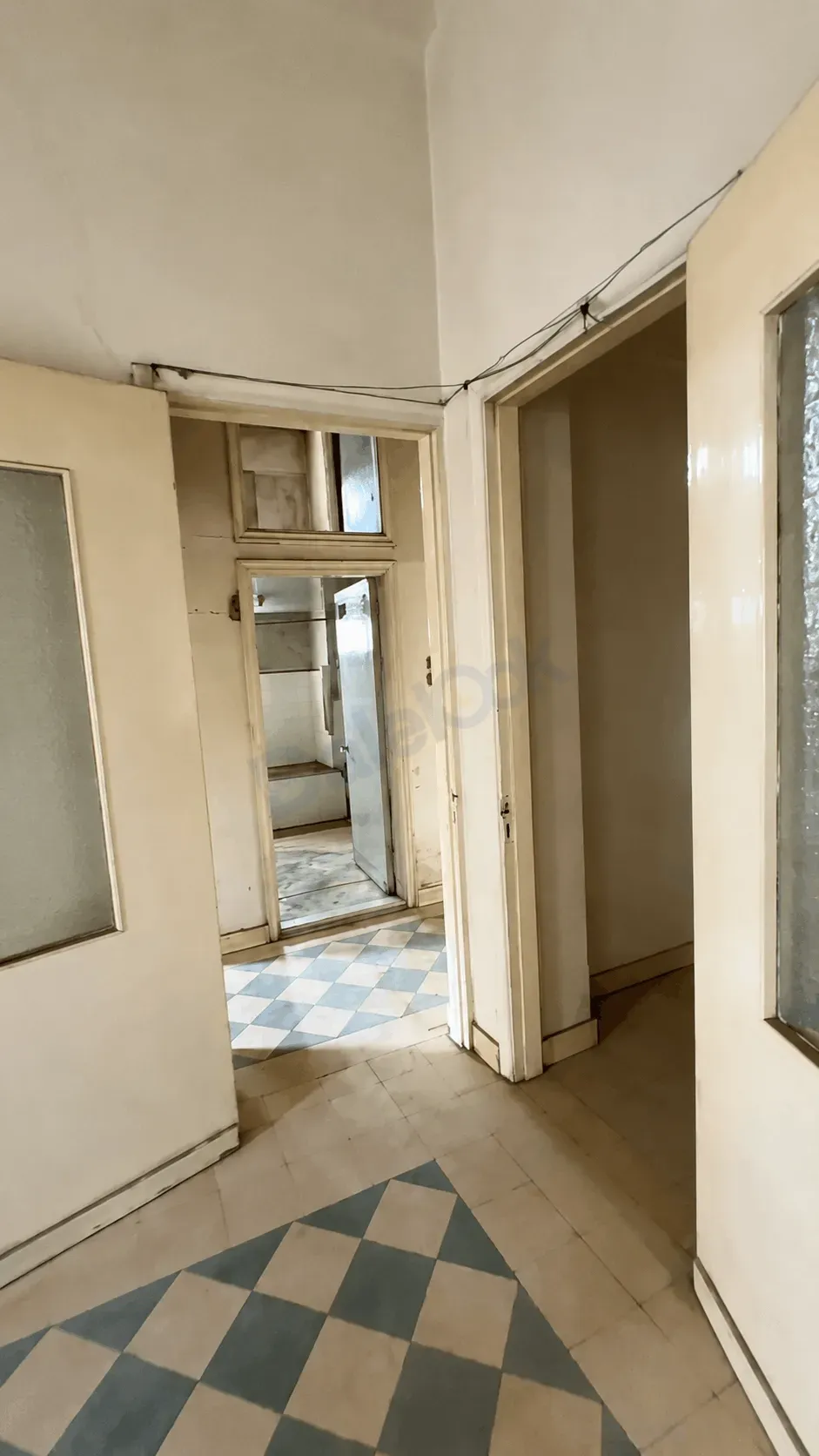 uploads/advertisements/images/للبيع_منزل_سكني_في_القصاع_برج_الروس__13_-1784996529157.webp