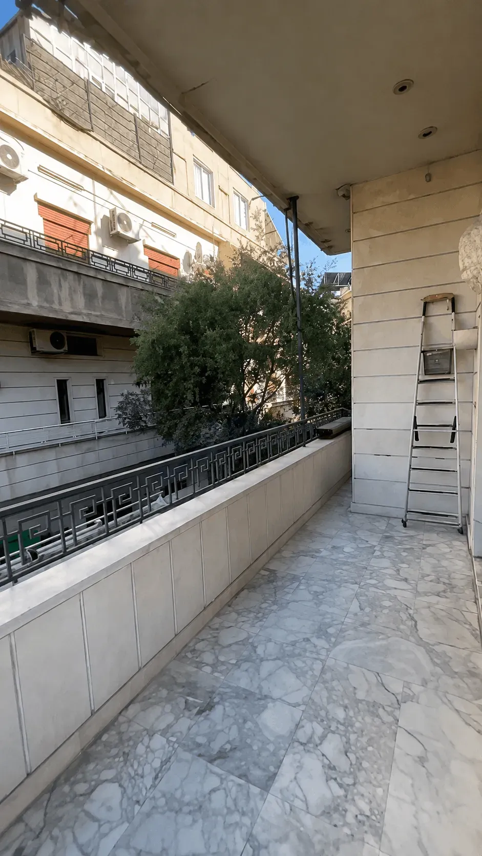 uploads/advertisements/images/للبيع_منزل_سكني_في_القصاع_برج_الروس__5_-1785018261267.webp