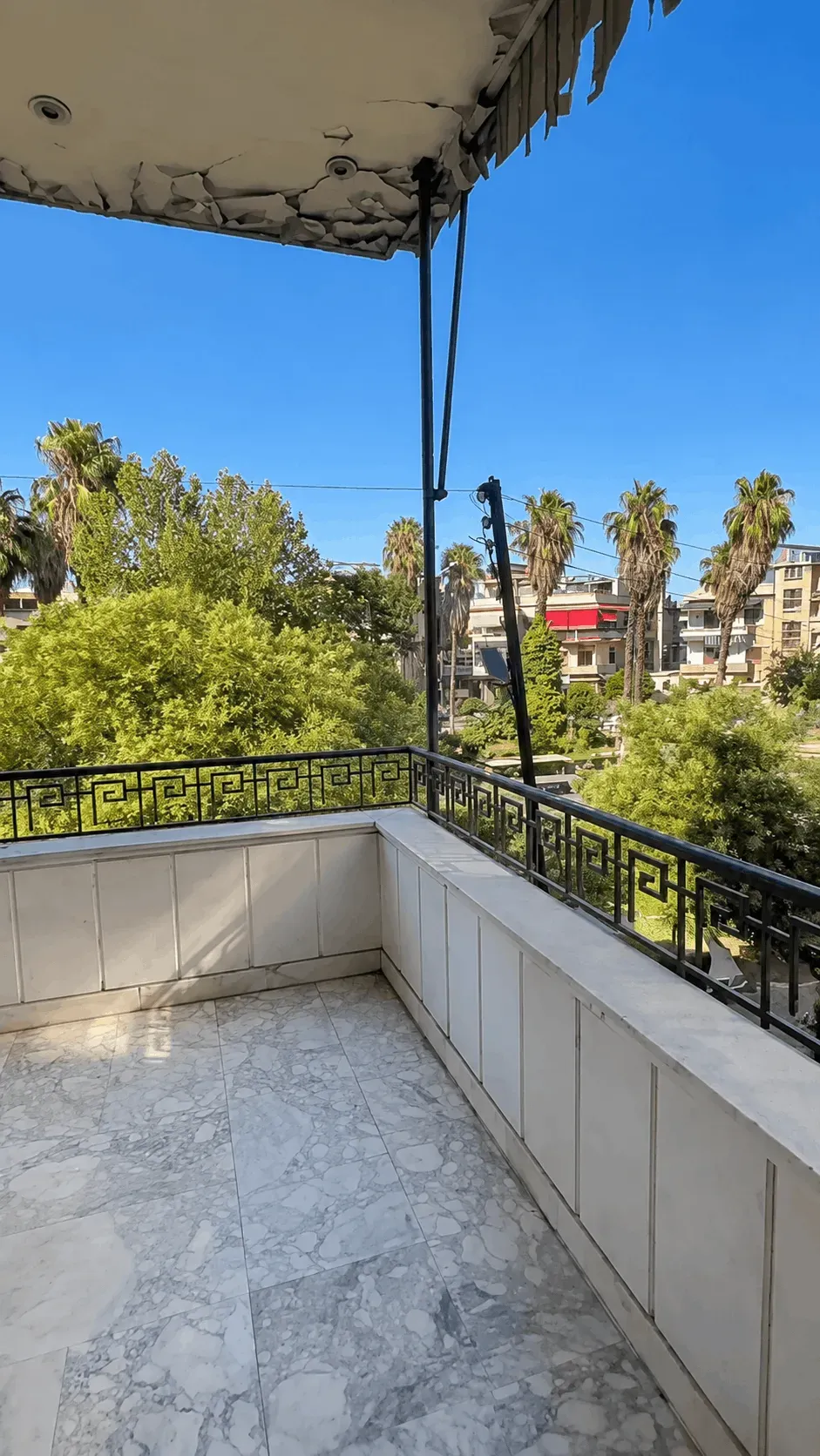 uploads/advertisements/images/للبيع_منزل_سكني_في_القصاع_برج_الروس__7_-1785018261267.webp