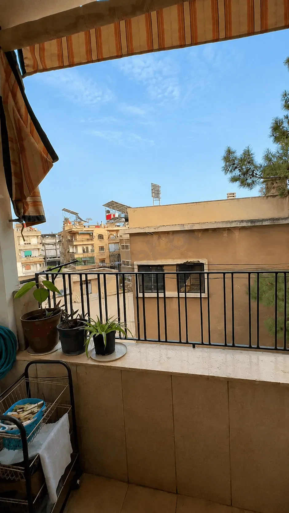 للبيع منزل سكني في القصاع شارع السوق الرئيسي