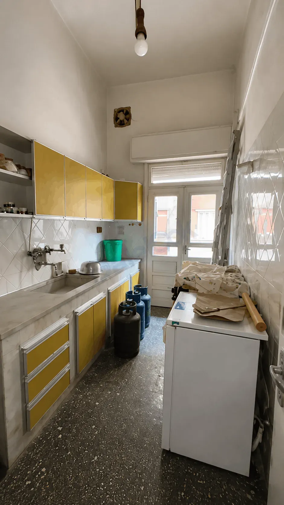 uploads/advertisements/images/للبيع_منزل_سكني_في_القصور__13_-1784835352205.webp