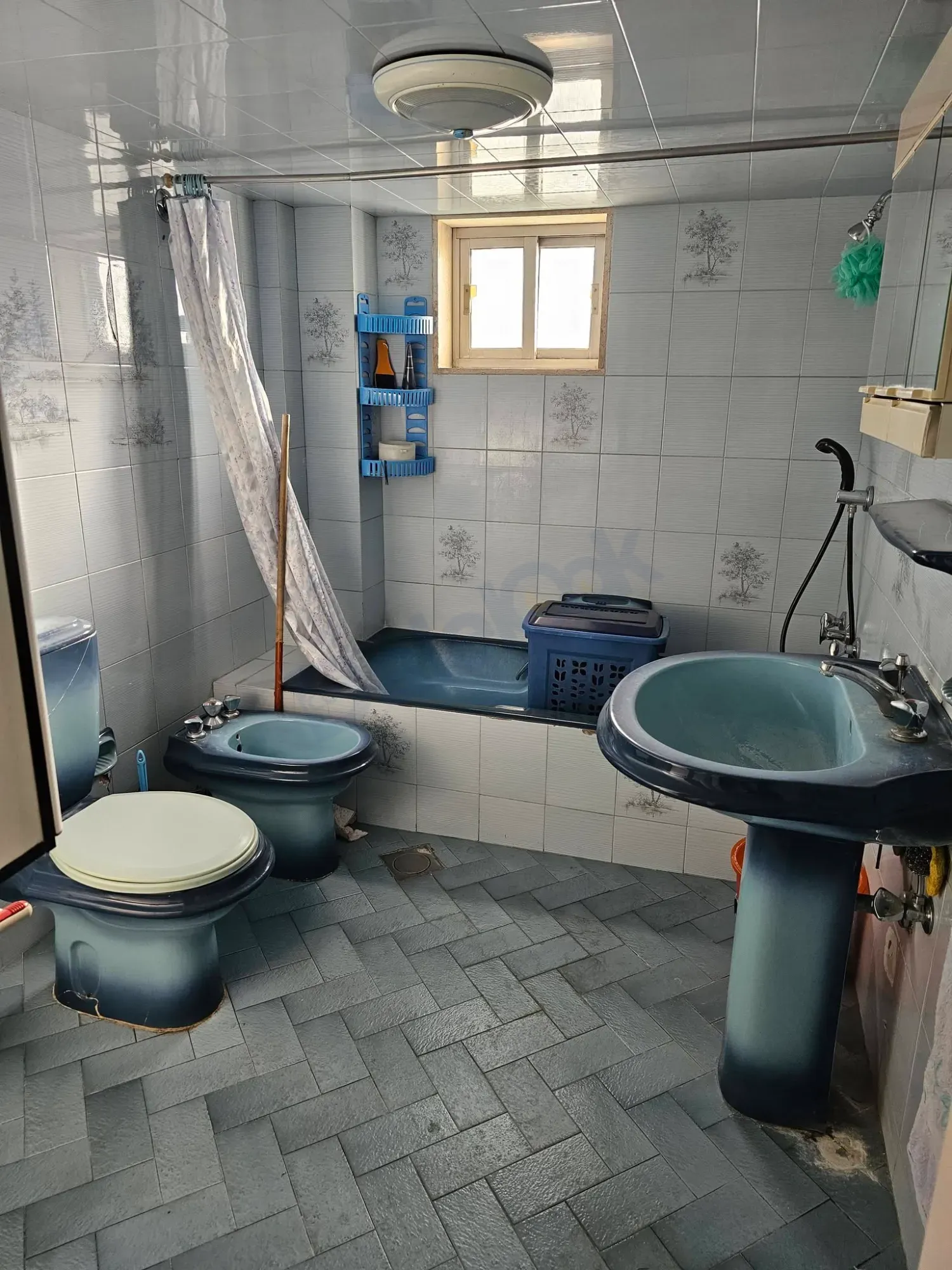 uploads/advertisements/images/للبيع_منزل_سكني_في_شرقي_التجارة__2_-1785276944327.webp