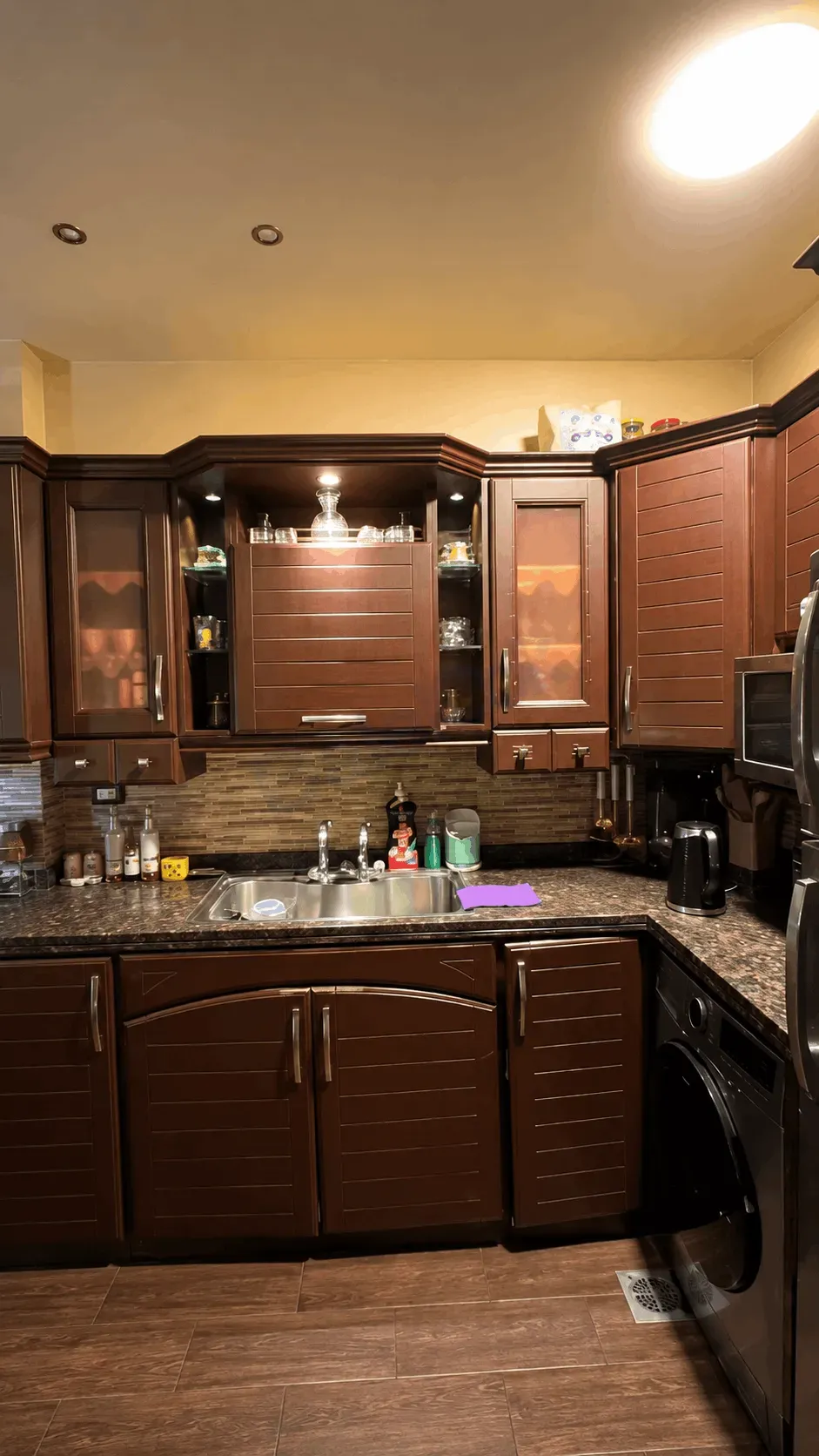 uploads/advertisements/images/للبيع_منزل_سكني_مفروش_في_التجارة__10_-1784833987593.webp