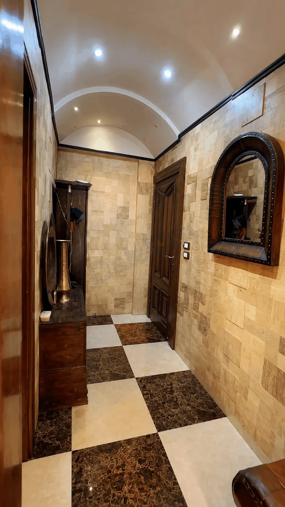 uploads/advertisements/images/للبيع_منزل_سكني_مفروش_في_التجارة__15_-1784833987595.webp