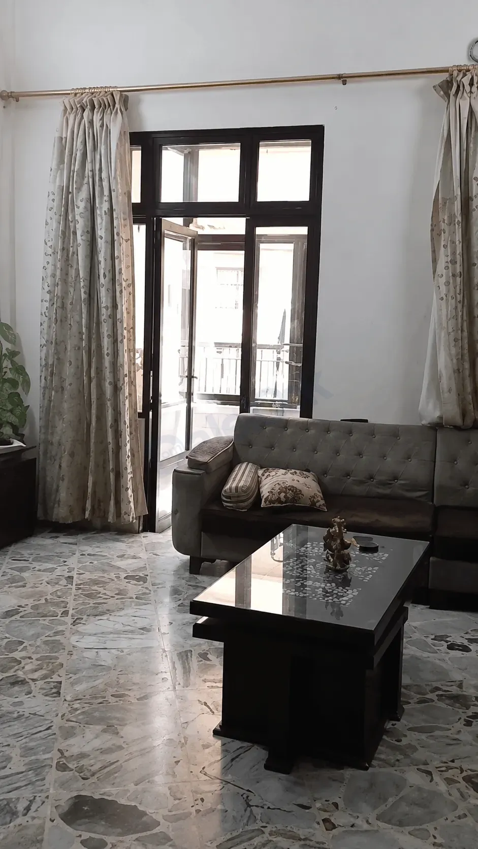 uploads/advertisements/images/للبيع_منزل_شارع_بغداد_خلف_كازيه_عوض__1_-1783467183089.webp