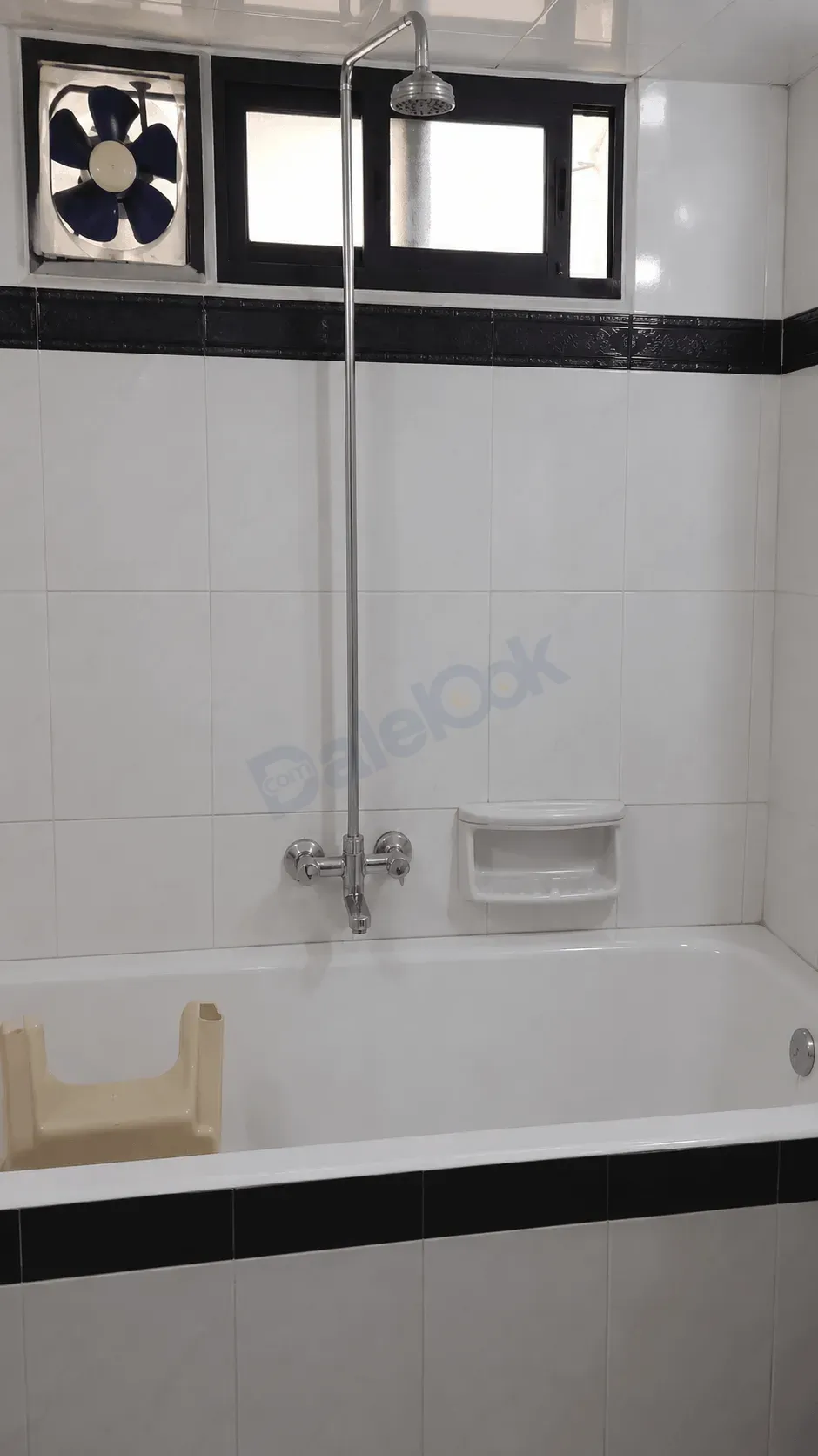 uploads/advertisements/images/للبيع_منزل_شارع_بغداد_خلف_كازيه_عوض__4_-1783467183089.webp