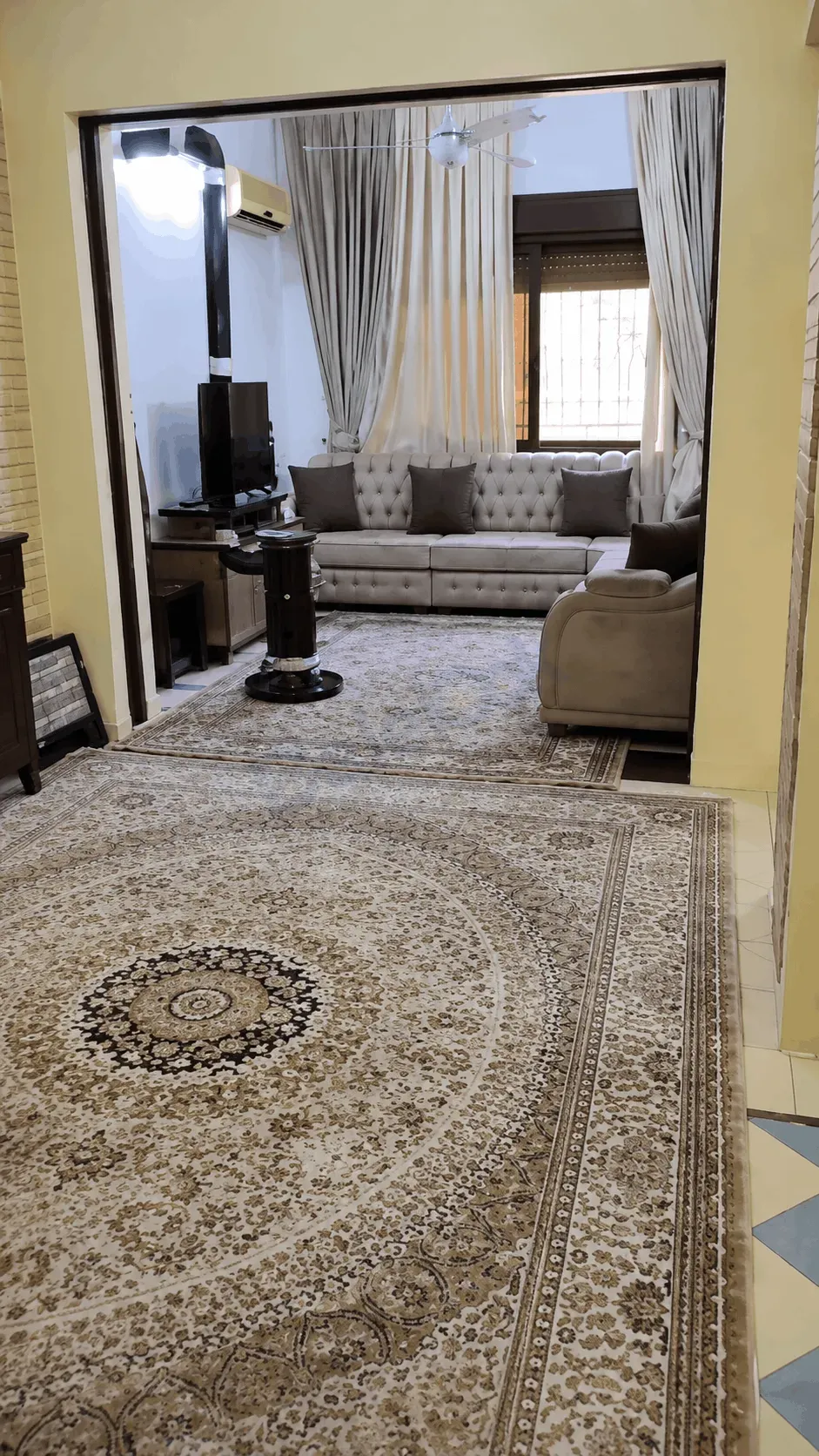 uploads/advertisements/images/للبيع_منزل_في_باب_مصلى_شارع_ابن_عساكر__5_-1782683232986.webp