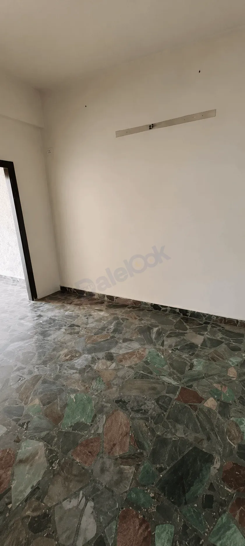 uploads/advertisements/images/لللإيجار_شقة_فاضية_في_أوتوستراد_المزة_خلف_الرازي__8_-1784135879018.webp