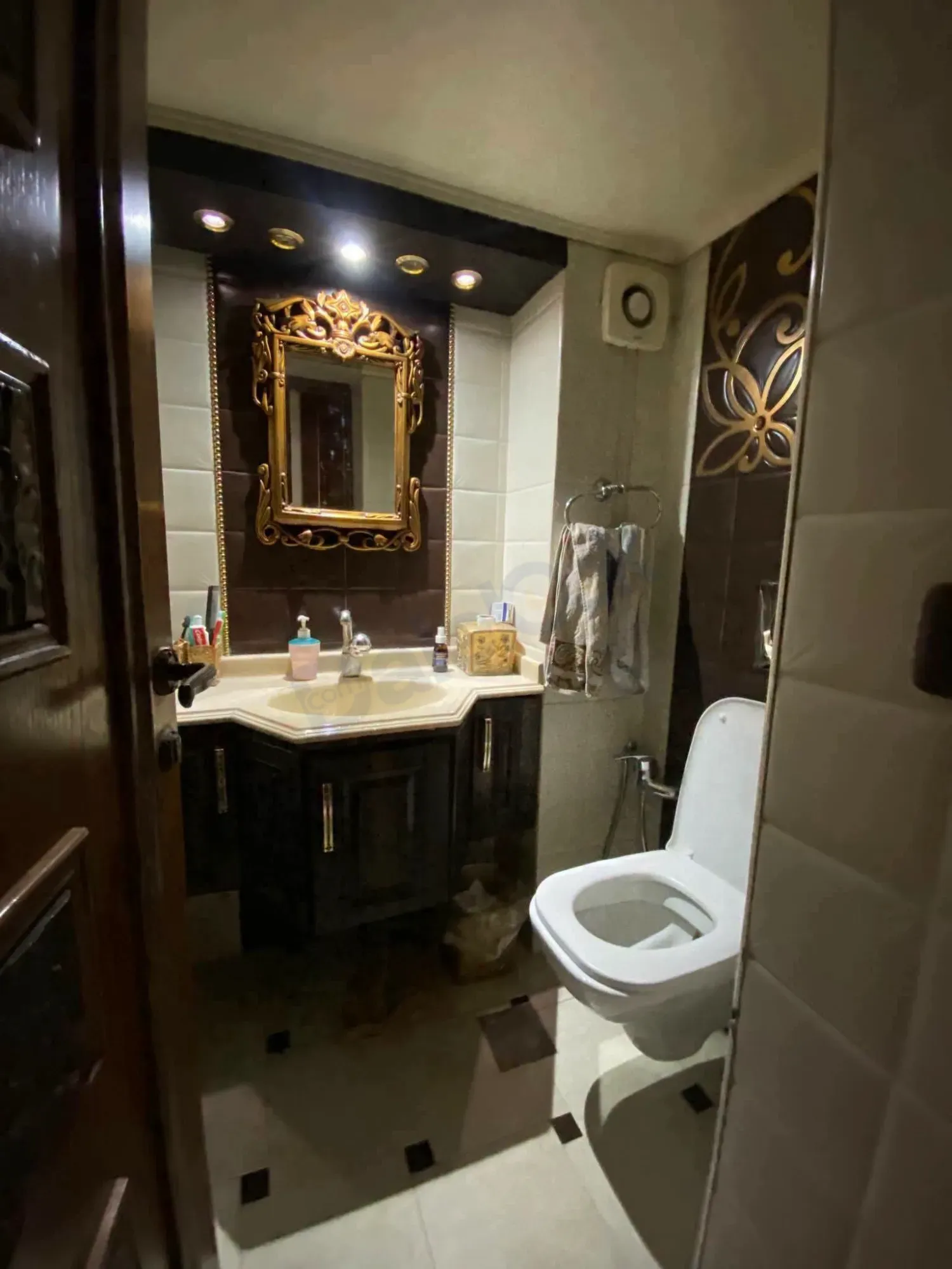 uploads/advertisements/images/للييع_بالعدوي_شقة_مميزة_خلف_مشفى_دار_الشفاء__1_-1790682926271.webp