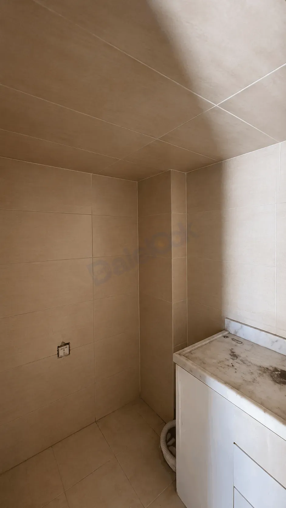 uploads/advertisements/images/محل_تجاري_للبيع_في_جديدة_عرطوز_البلد__1_-1780256518621.webp