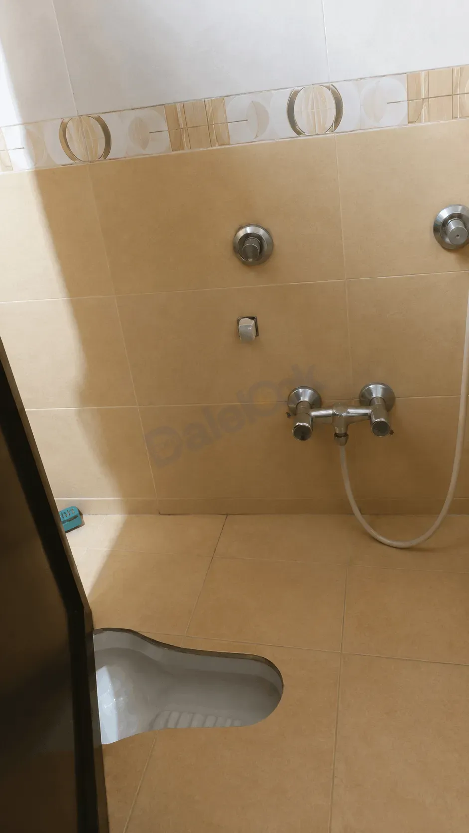 uploads/advertisements/images/منزل_ببيت_سحم_جانب_البلدية_ع_الشارع_العام__5_-1783285879728.webp