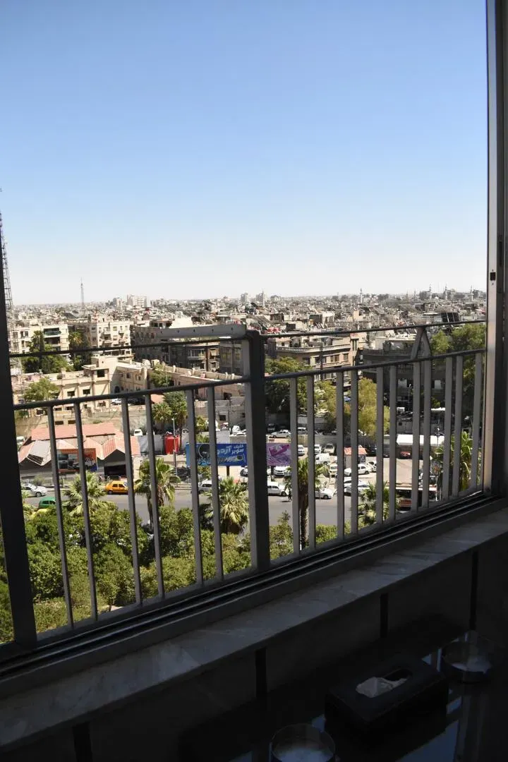 uploads/advertisements/images/منزل_فخم_للبيع_في_الحلبوني_كامل_مكمل_اطلالات_خلابة__4_-1791722389699.webp