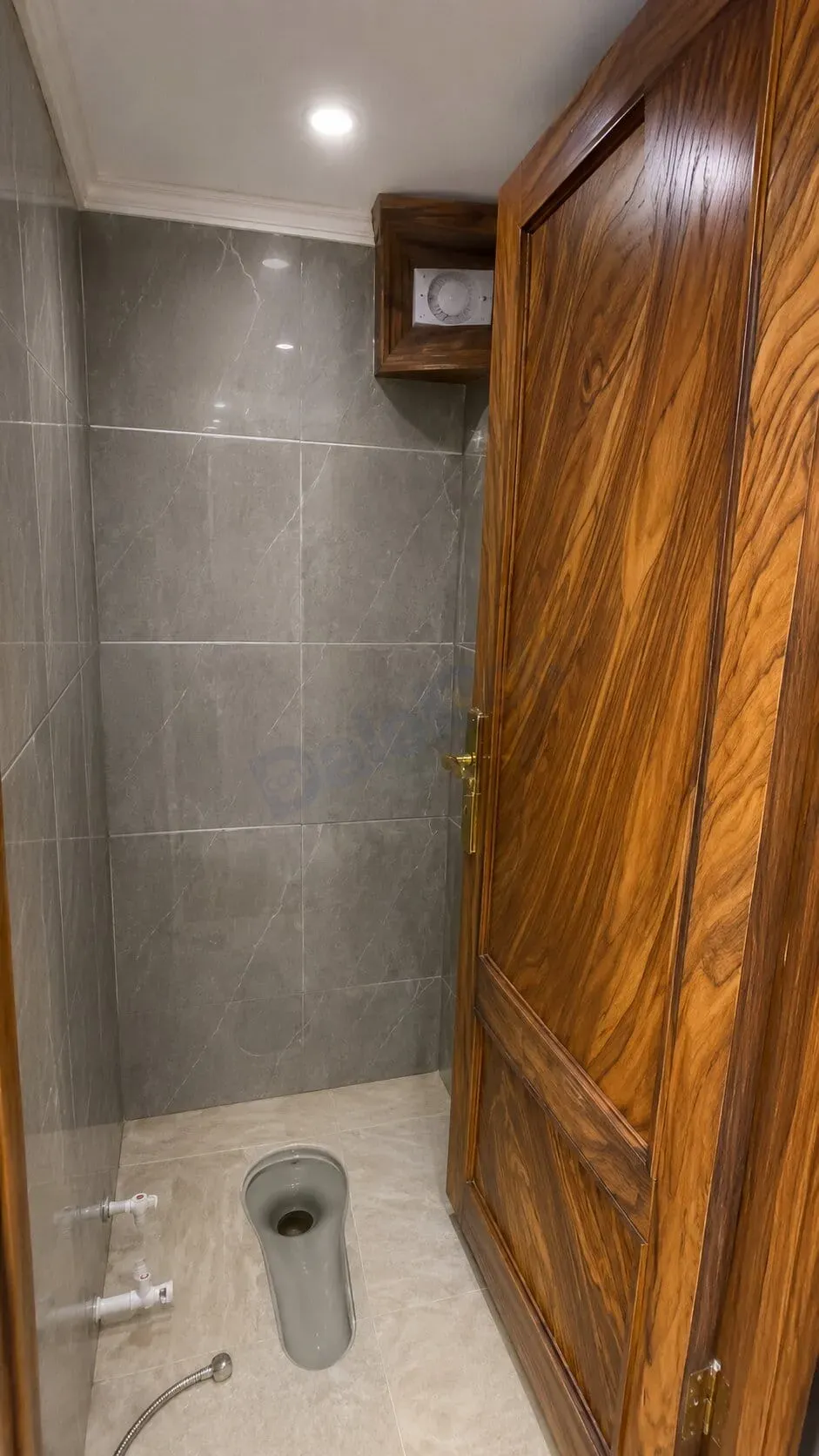 uploads/advertisements/images/منزل_للبيع_في_حلب_صلاح_الدين__2_-1787089309312.webp