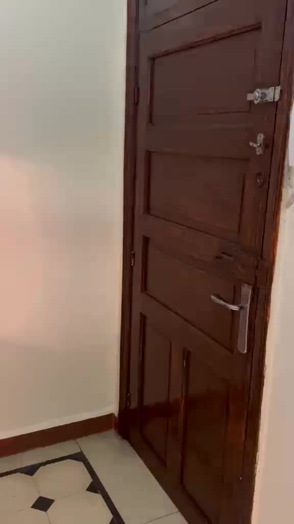 بيت للبيع بحالة جيدة بمنطقة الطلياني من المالك.mp4