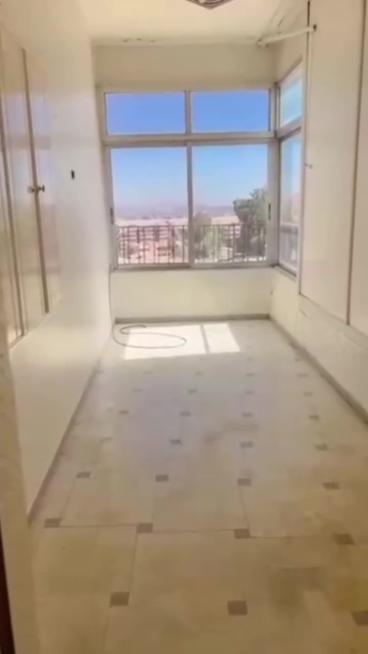 شقة فاضية للإيجار السنوي في المزة فيلات غربية.mp4