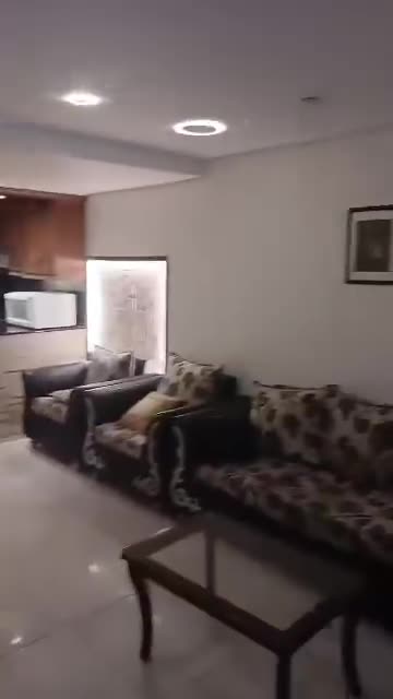 شقة للإيجار السنوي في المزة فيلات غربية.mp4