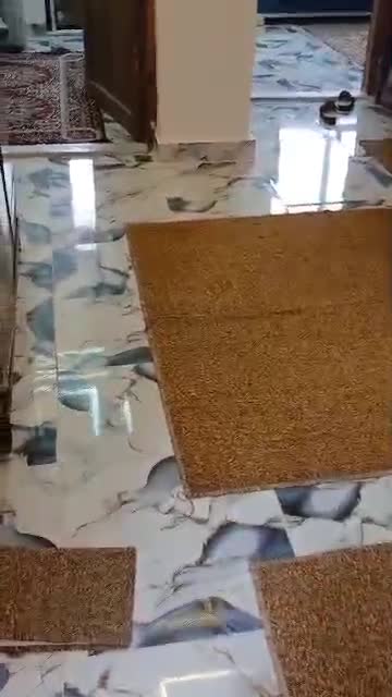 شقه للبيع في ريف دمشق كفر بطنا قرب ساحة الكركون.mp4