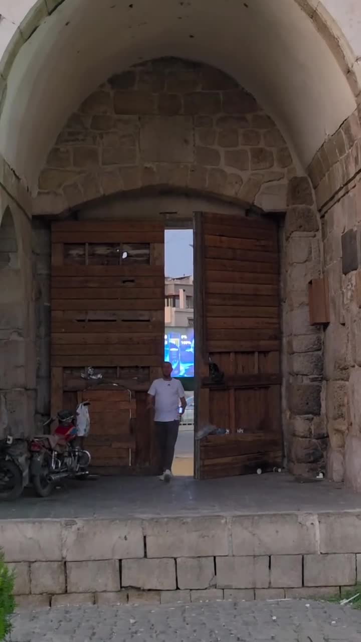 للبيع بيت عربي دمشقي بمنطقة القيمرية.mp4