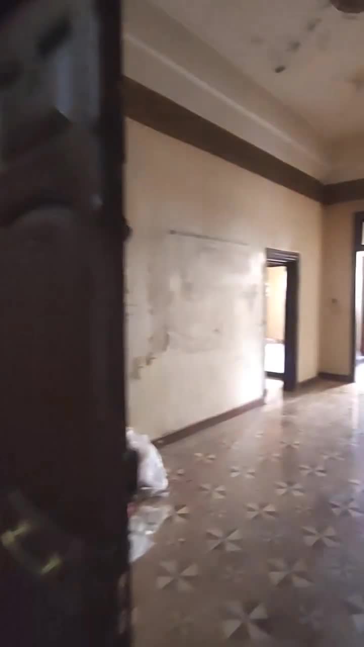 للبيع شقة بمنطقة شارع بغداد مقابل حلويات الاصيل.mp4