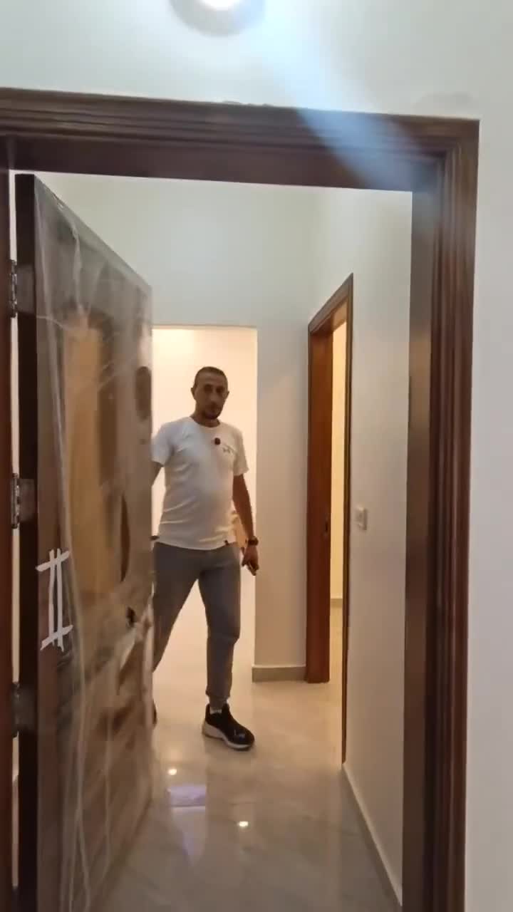 للبيع شقة بمنطقة مساكن برزة حاميش.mp4
