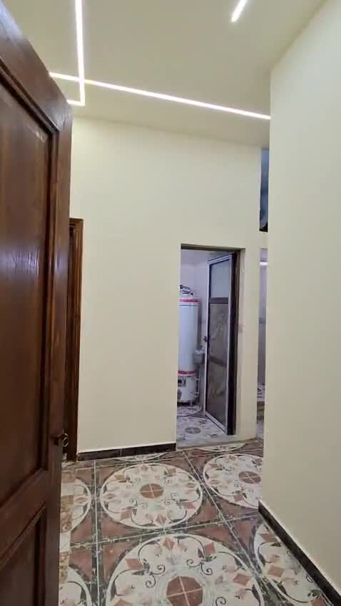 للبيع شقة في كفر بطنا خلف تاج الانارة.mp4