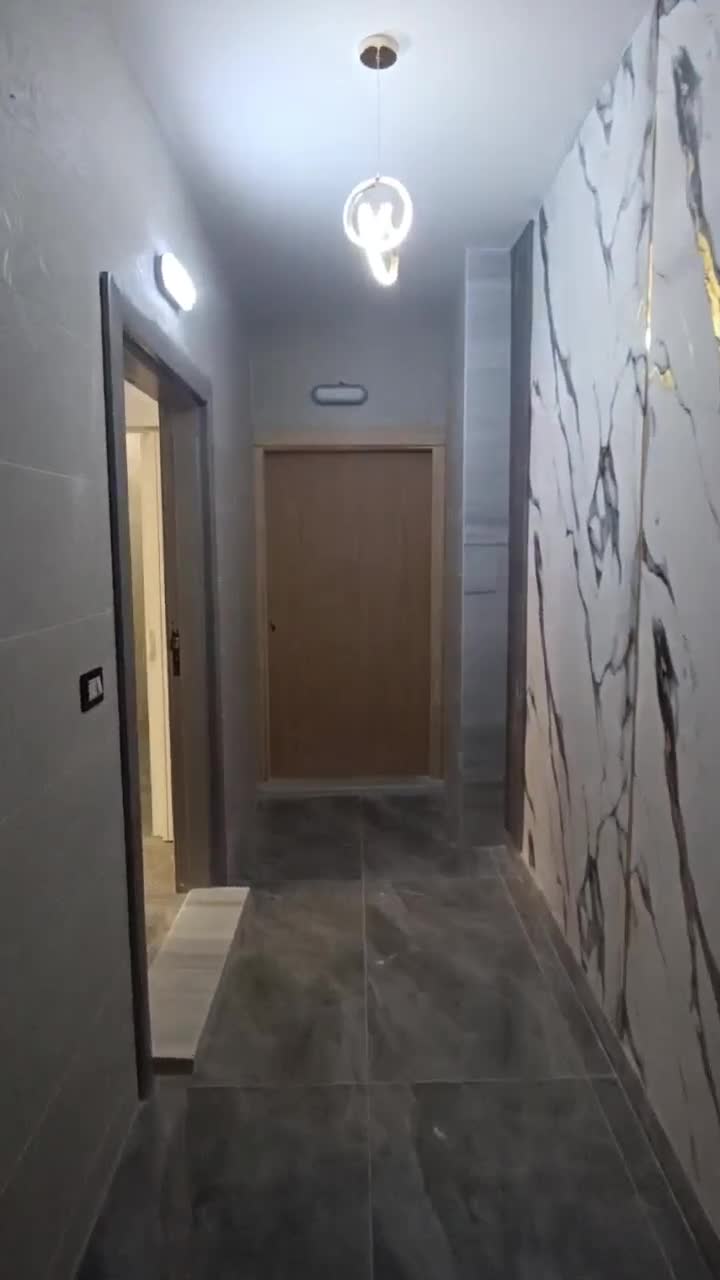 للبيع شقة مميزة بإكساء سوبر ديلوكس في قلب الهامة.mp4