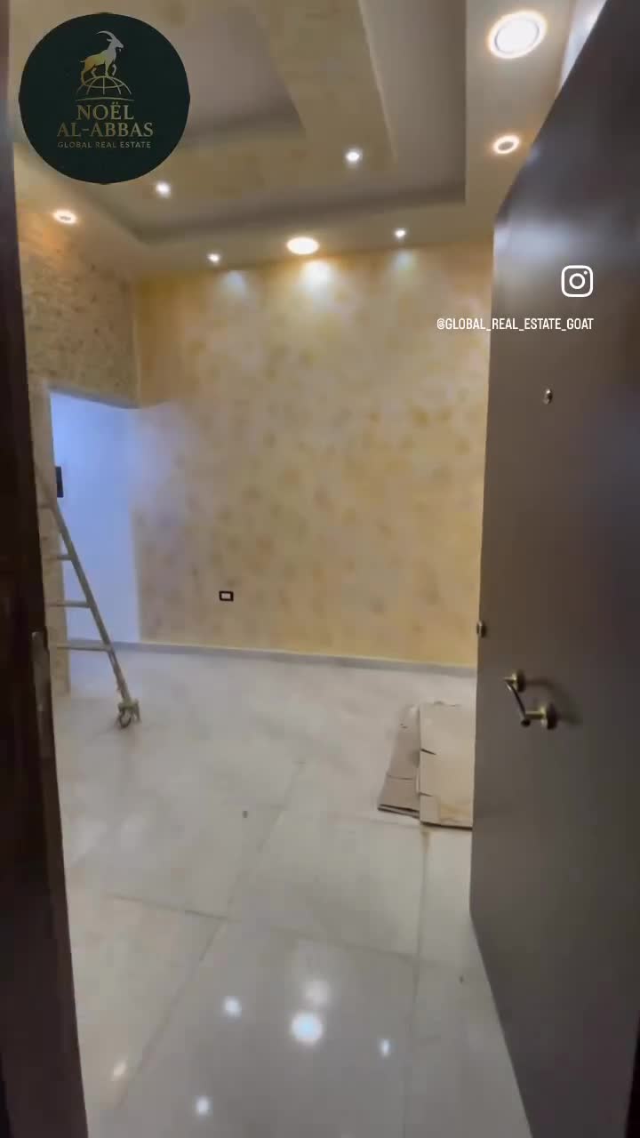 للبيع عقار يصلح سكني و تجاري في صحنايا.mp4