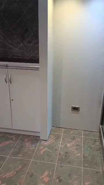 للبيع مكتب في دمشق المزة ستي مول.mp4