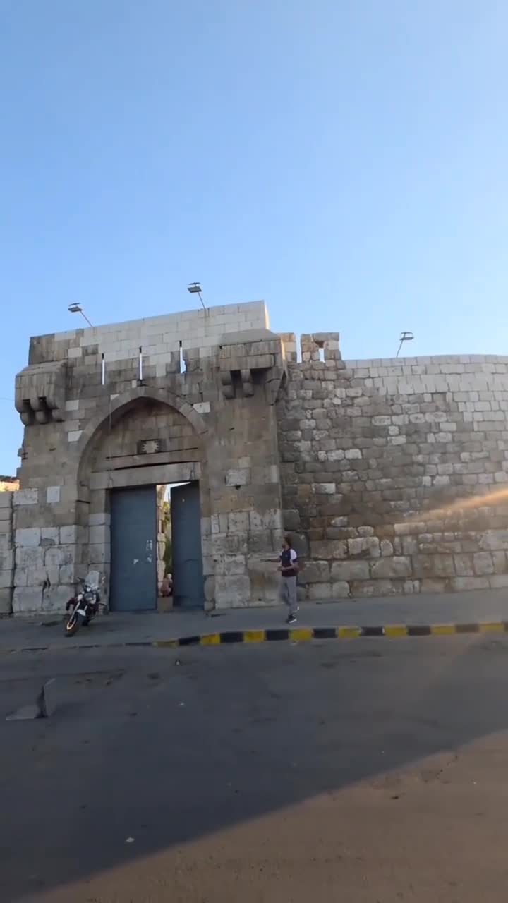 للبيع منزل عربي دمشقي بمنطقة باب توما.mp4